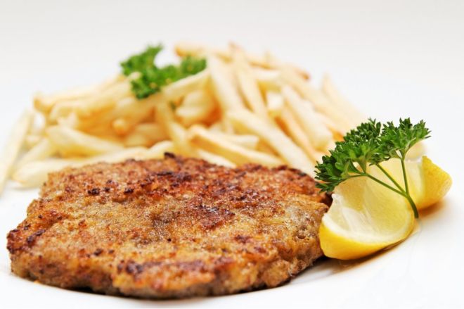 Carne empanada y frita, eso es una milanesa. GETTY IMAGES