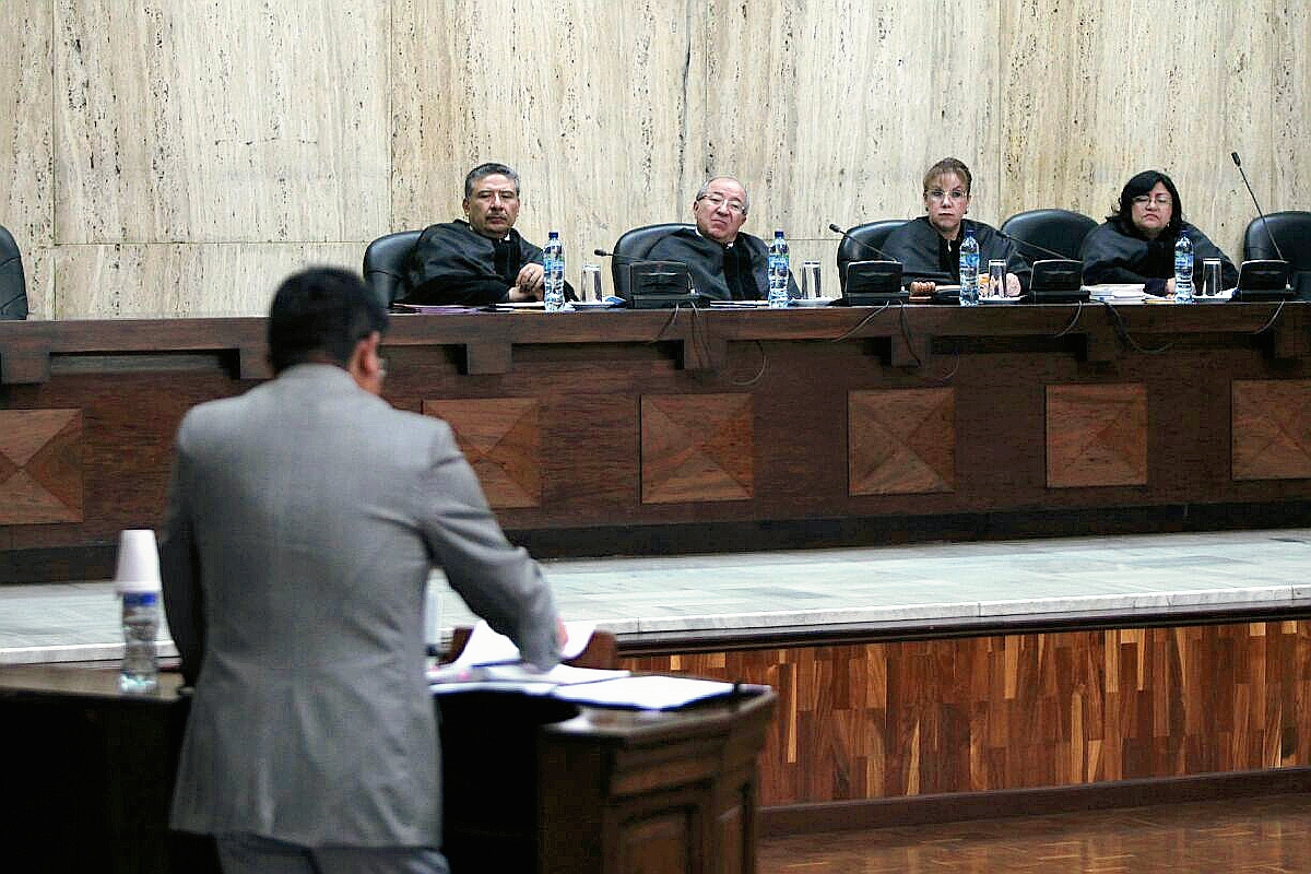 Magistrados de la Cámara Penal, resolvieron trasladar el caso por la conflictividad de hidroeléctrica en Huehuetenango a la capital. (Foto Prensa Libre: Paulo Raquec).