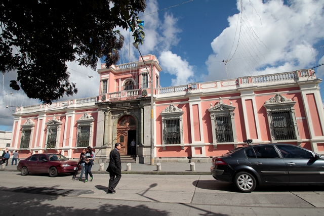 El Tribunal Supremo Electoral excluyó a 11 alcaldes y un concejal por ser contratistas del Estado. (Foto Prensa Libre: Hemeroteca)