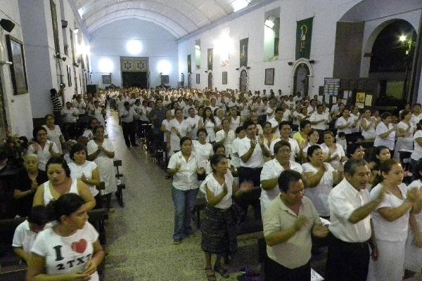 Feligreses piden  por la paz,  en Mazatenango.