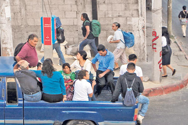 Vecinos de varias colonias de la zona 7 se ven afectados por   la falta de buses de las rutas 36 y 37, debido a que los   pilotos se rehúsan a trabajar, ante las amenazas de extorsionistas.