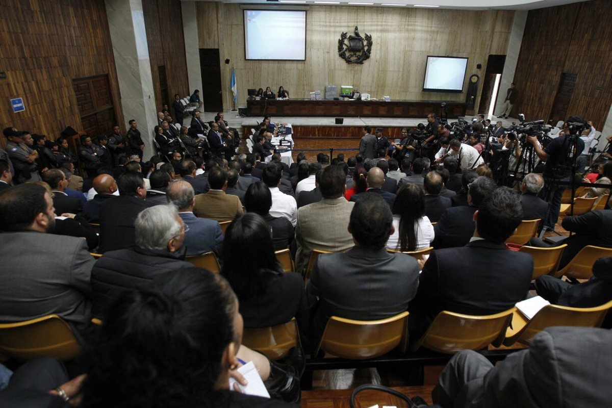 Juez Miguel Ángel Gálvez dirige la audiencia de primera declaración por Cooptación del Estado. (Foto Prensa Libre: Paulo Raquec)