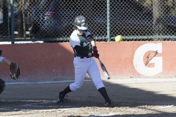 Sofía Ramos anotó seis carreras para Cementos. (Foto Prensa Libre: Norvin Mendoza)