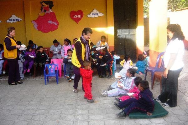 Niños de la organización Canica fueron beneficiados.