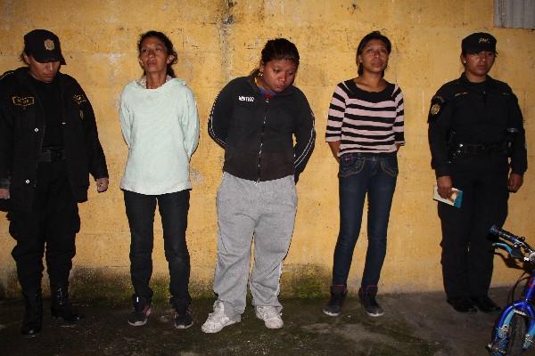 Rosa Guisela   Rivera, Nahomi  Johana Rivera y Melisa Equité, aprehendidas.