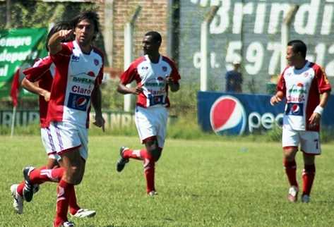 Deportivo Mictlán hará su presentación oficial este jueves ante Juventud Independiente, de El Salvador. (Foto Prensa Libre: Archivo)