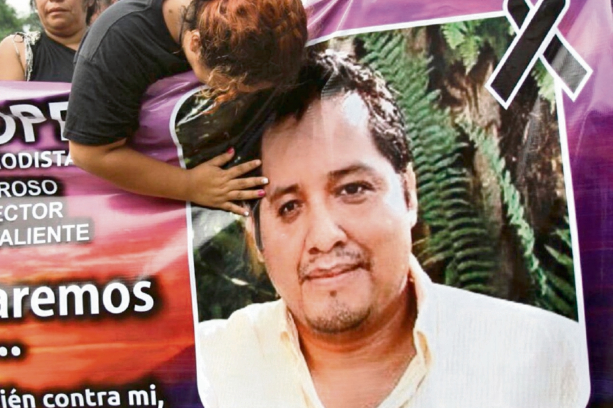Amigos y familiares de Danilo López, exigen justicia por el asesinato.