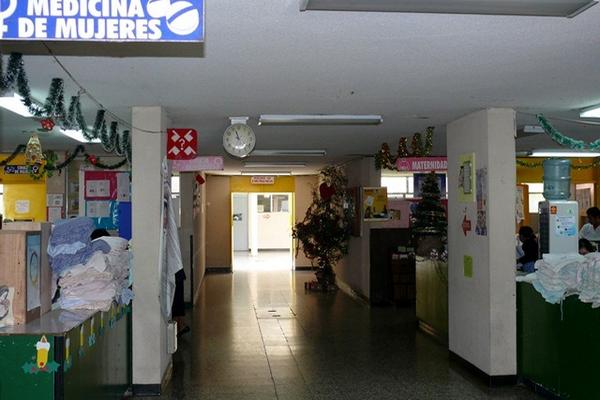 Área del Hospital Regional de Quiché donde se recupera Ofelia García, quien resultó intoxicada luego de consumir caldo de mariscos en mal estado. (Foto Prensa Libre: Óscar Figueroa)