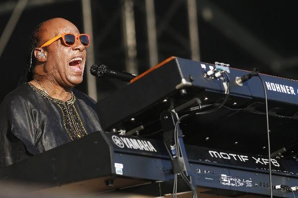 Stevie Wonder durante su presentación en el Calling festival, en Londres, el pasado 29 de junio. (Foto Prensa Libre: AP)