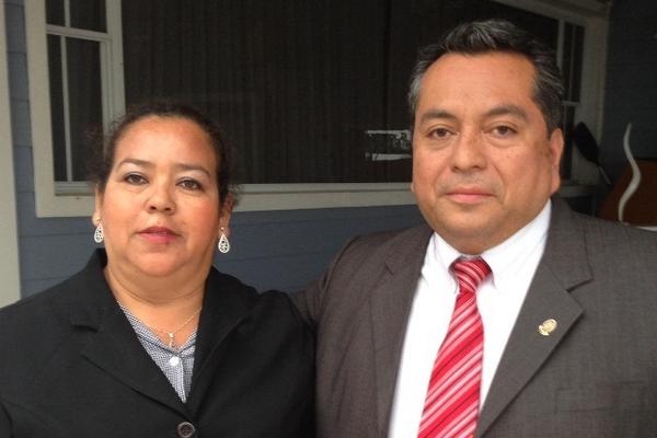 Azucena Girón  Rivas y Luis Reyes, presidentes de la Asociación de Abogados y Notarios de Petén y del Colegio de Abogados de Guatemala.(Foto Prensa Libre: Colaboración)