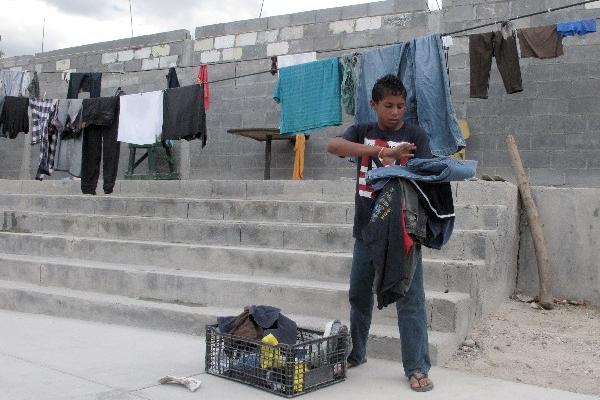 Brian Durán, un niño  hondureño de 14 años que  busca llegar a EE. UU. de forma ilegal. (Foto Prensa Libre: AP).