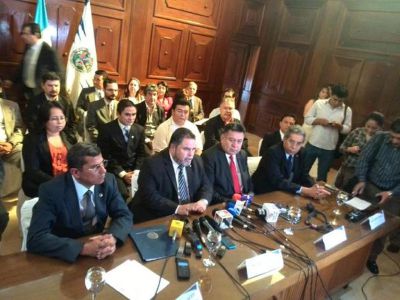 Carlos Alvarado, rector de la Usac da a conocer la creación del Observatorio Democrático para vigilar las próximas elecciones. (Foto Prensa Libre: Manuel Hernández).