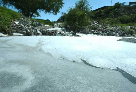 Ambientalistas señalan que la ley aprobada  es débil para protefer el uso del suelo y del agua.