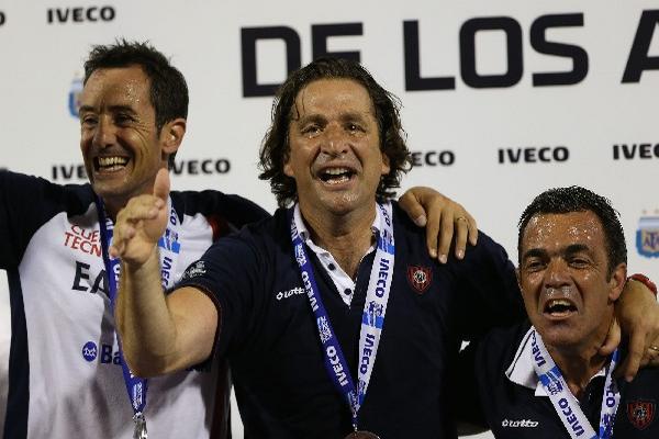 Juan Antonio Pizzi dejó la conducción técnica del San Lorenzo y quedó liberado para cerrar su vínculo contractual como nuevo entrenador del Valencia. (Foto Prensa Libre: EFE)