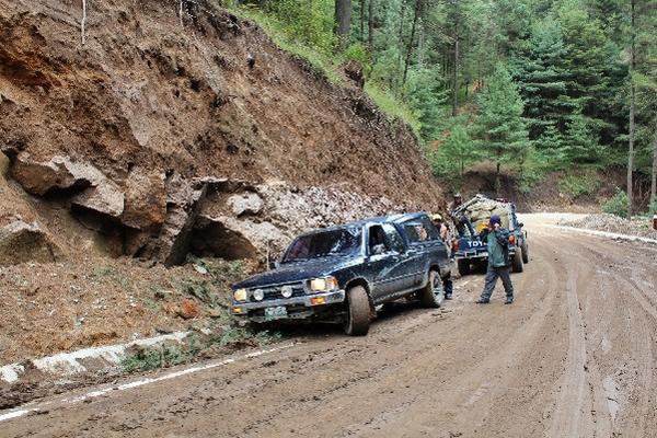 debido a los derrumbes ocurren constantes accidentes de tránsito.