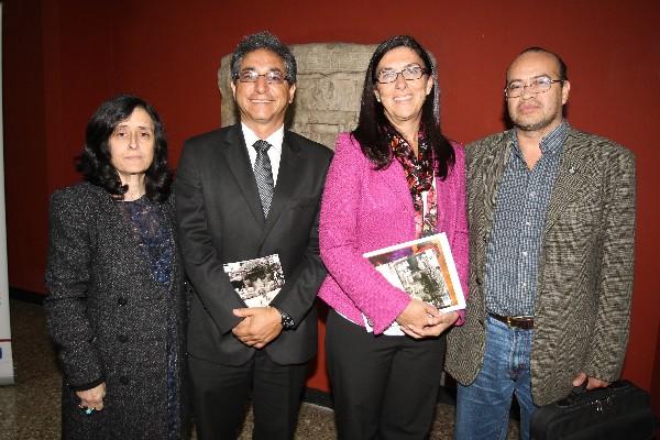 Olga Pérez, Édgar Carpio, Bárbara Arroyo y Édgar Gutiérrez. (Foto Prensa Libre: Edwin Castro)