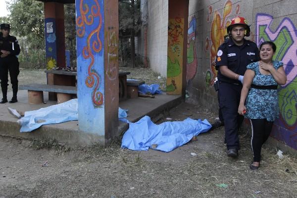 Dos hombres que se transportaban en moto ultimaron a Kimberly  Rivera Interiano, Lusbin Represa Aguilar, Osiris Represa Aguilar y Yordi Puac.