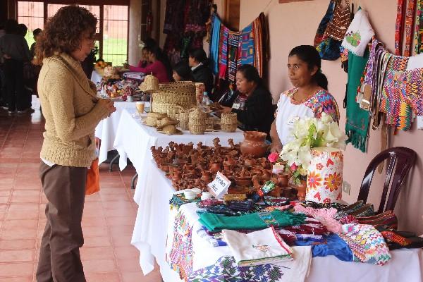 Feria pretende  promover las artesanías que se elaboran en   Chimaltenango y Sololá.