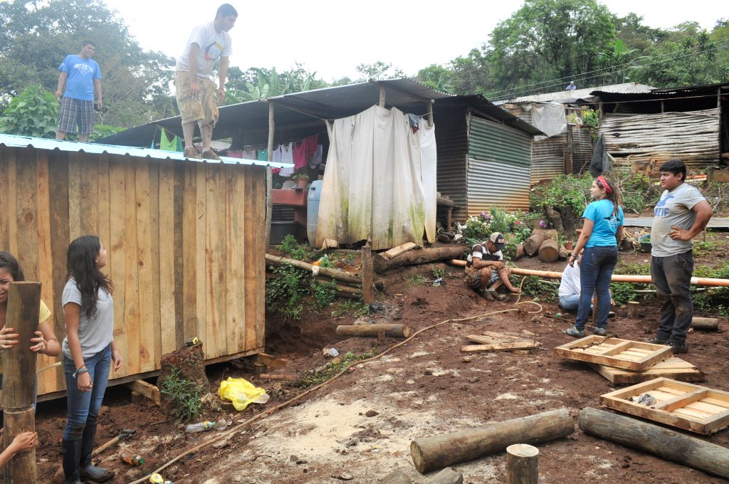 Techo Entrega Casas A Familias De Escasos Recursos En Aldea El Cuje Prensa Libre 1755