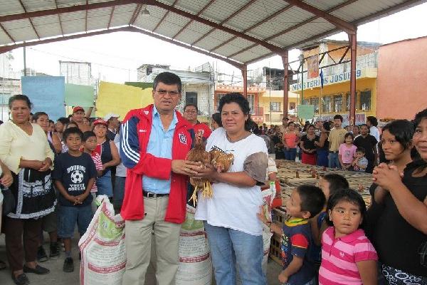 Arnoldo Medrano lleva cinco períodos como alcalde de Chinautla; tiene 25 años al frente de esa comuna.