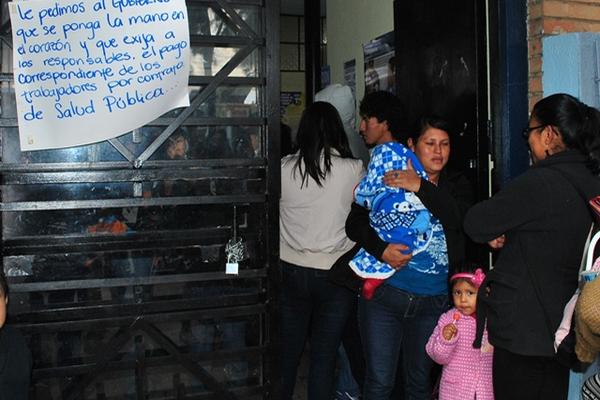 Centro de Salud de Xela, donde se agotan las reservas de insumos y medicamentos.  (Foto Prensa Libre: Alejandra Martínez)