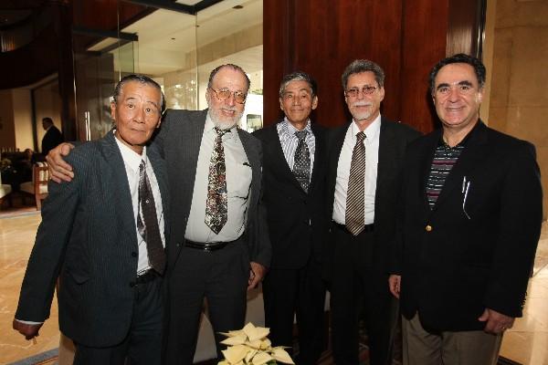 Sakamoto Takashi, Edgardo Cáceres, Yuji Maruta, Héctor Paiz y Roger Paiz. (Foto Prensa Libre: Edwin Castro)