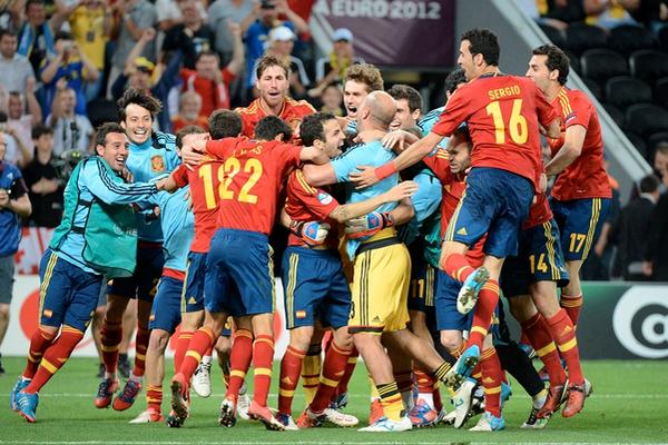 Festejo de España. (Foto Prensa Libre: AFP)