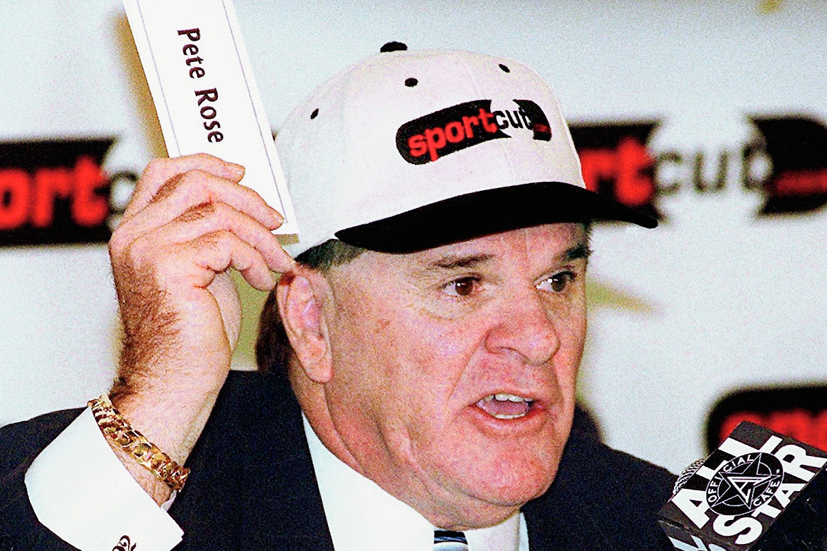 Pete Rose aceptó ser suspendido de por vida del béisbol en 1989, por realizar apuestas. (Foto Prensa Libre: AP)