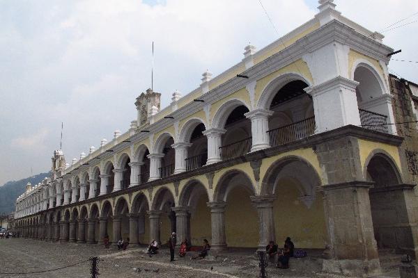 El Real Palacio  de los  Capitanes Generales  de Antigua Guatemala, Sacatepéquez, albergará varias dependencias.