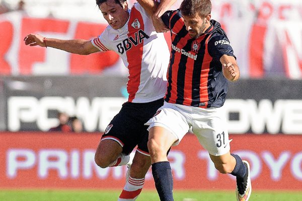 River Plate venció a San Lorenzo y lo empató en puntos. (Foto Prensa Libre: AFP)