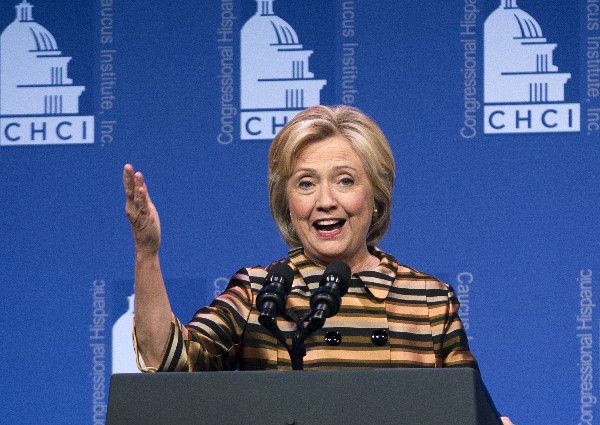 Hillary Clinton habla durante el Congressional Hispanic Caucus Institute en Washington DC. (Foto Prensa Libre:EFE)