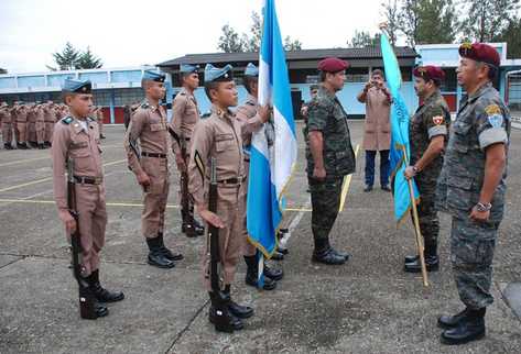 Actos protocolarios en el Instituto Adolfo V. Hall en San Pedro Carchá, Alta Verapaz. (Foto Prensa Libre: Eduardo Sam)