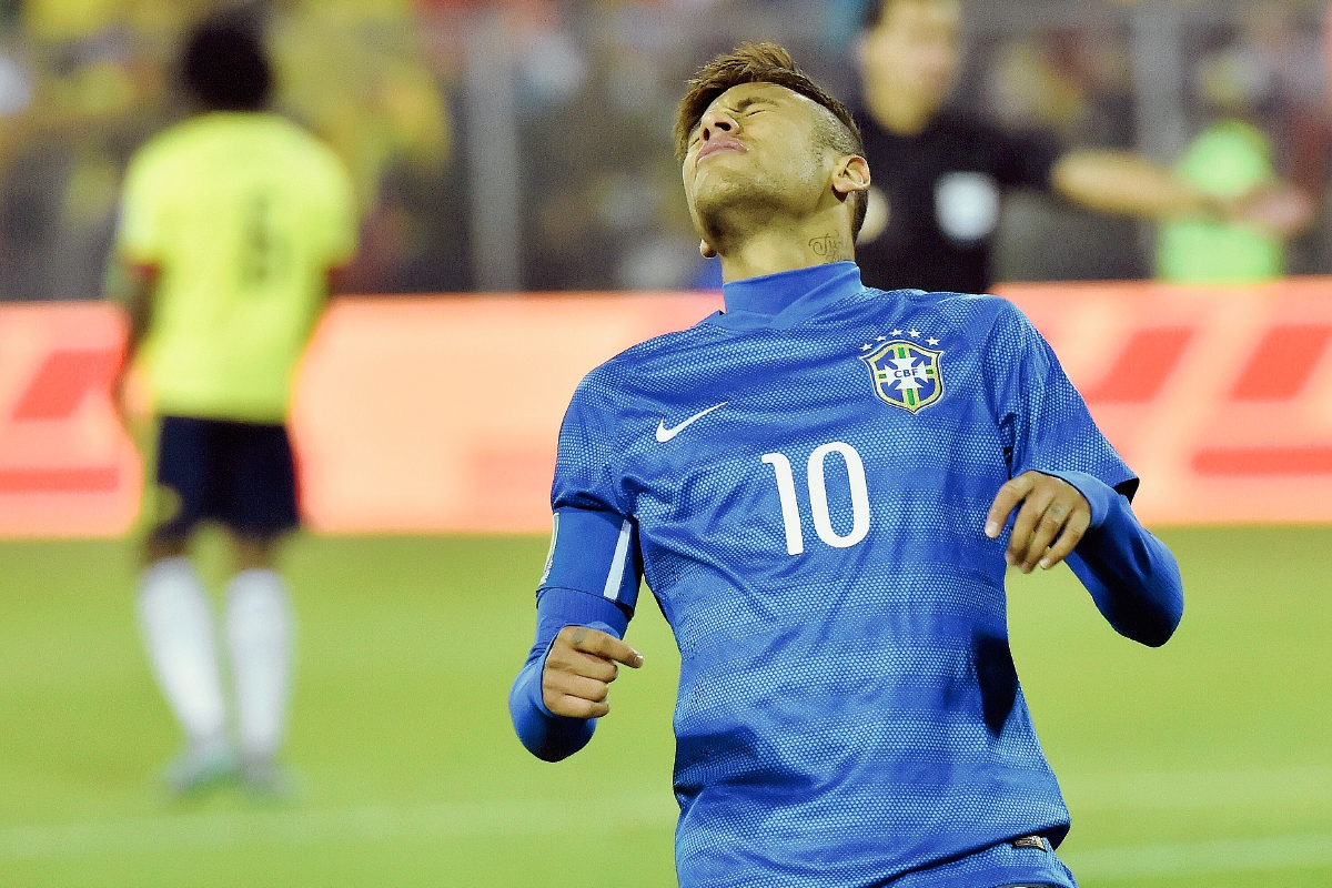 Neymar durante el juego de ayer contra Colombia. (Foto Prensa Libre: AFP)