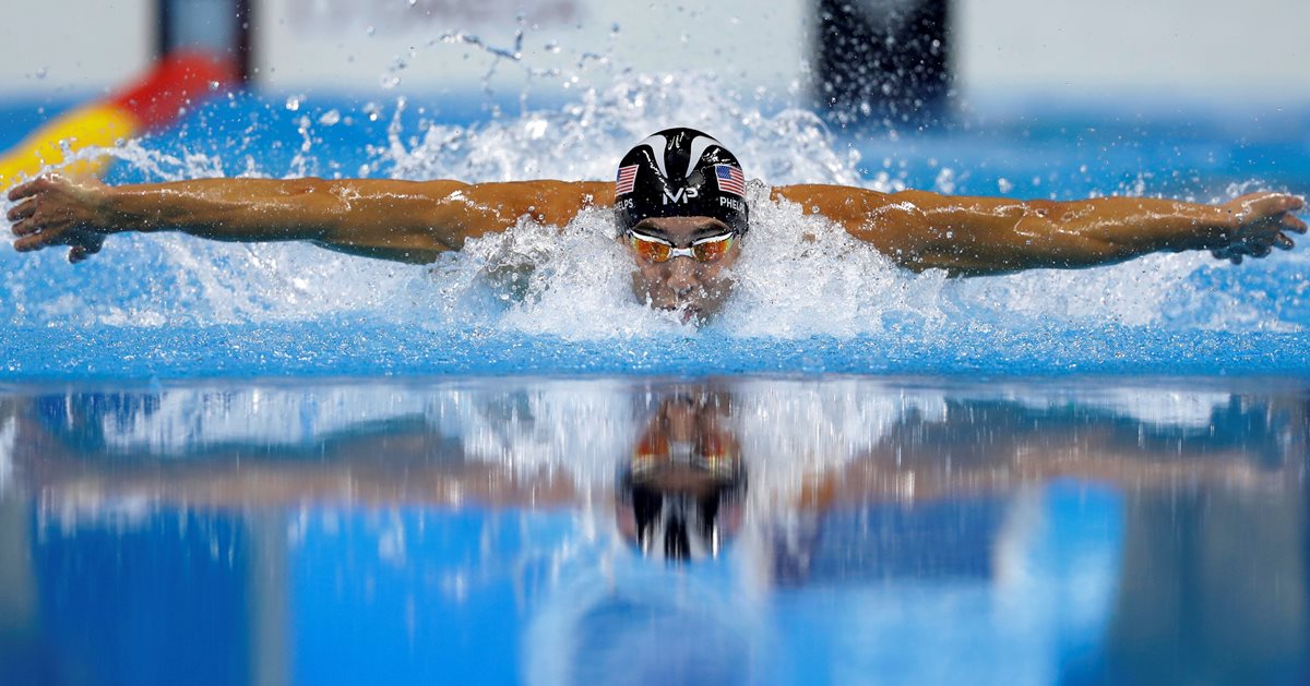 Phelps impone su ritmo en los 200 metros combinados y conquista su presea 22. (Foto Prensa Libre: AP)