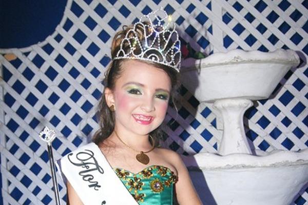 Georgina María Pineda Aceituno es nueva reina infantil de Teculután, Zacapa. (Foto Prensa Libre: Víctor Gómez)