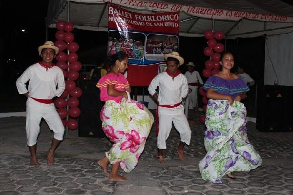 baile regional, en Las Mesitas.