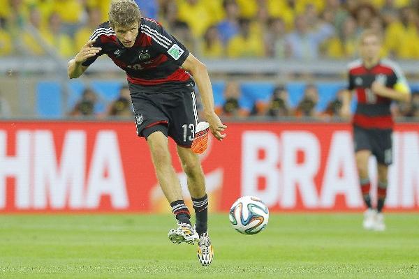 Según las casas de apuestas Alemania ganará 1-0 la final del Mundial de Brasil 2014 a Argentina, con gol de Thomas Müller. (Foto Prensa Libre: EFE)