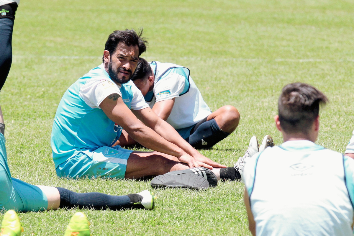 Carlos Ruiz en el entreno de este jueves en el Proyecto Goal. (Foto Prensa Libre: Norvin Mendoza)
