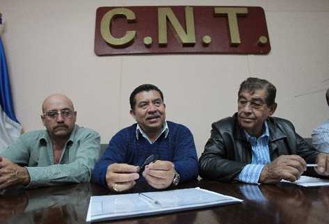 Carlos Lechuga, César García y Julio Artemio Juárez,  de la Coordinadora Nacional de Transporte, rechazan la intervención de la SAT.