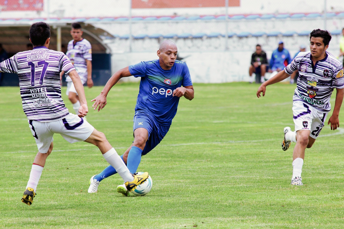 Los chivos triunfaron en su segundo enfrentamiento amistoso de su pretemporada. (Foto Prensa Libre: Carlos Ventura)