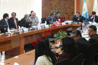 Los integrantes de la comisión de postulación para la SAT publicará el listado de los aspirantes al directorio. (Foto HemerotecaPL)