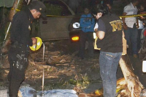 Fue muerto en la salida de Tecún Umán hacia la aldea Limones, Ocós. (Foto Prensa Libre: Alexánder Coyoy)<br _mce_bogus="1"/>