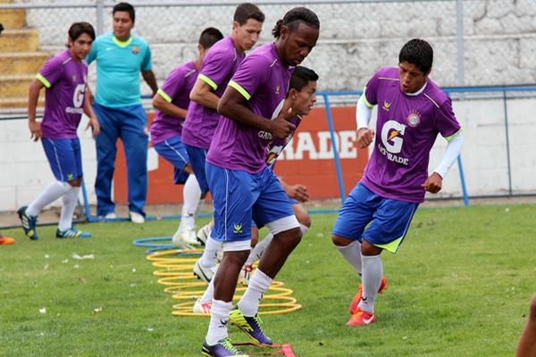 Los chivos del Xelajú continúan con sus trabajos de pretemporada. (Foto Prensa Libre: Carlos Ventura)