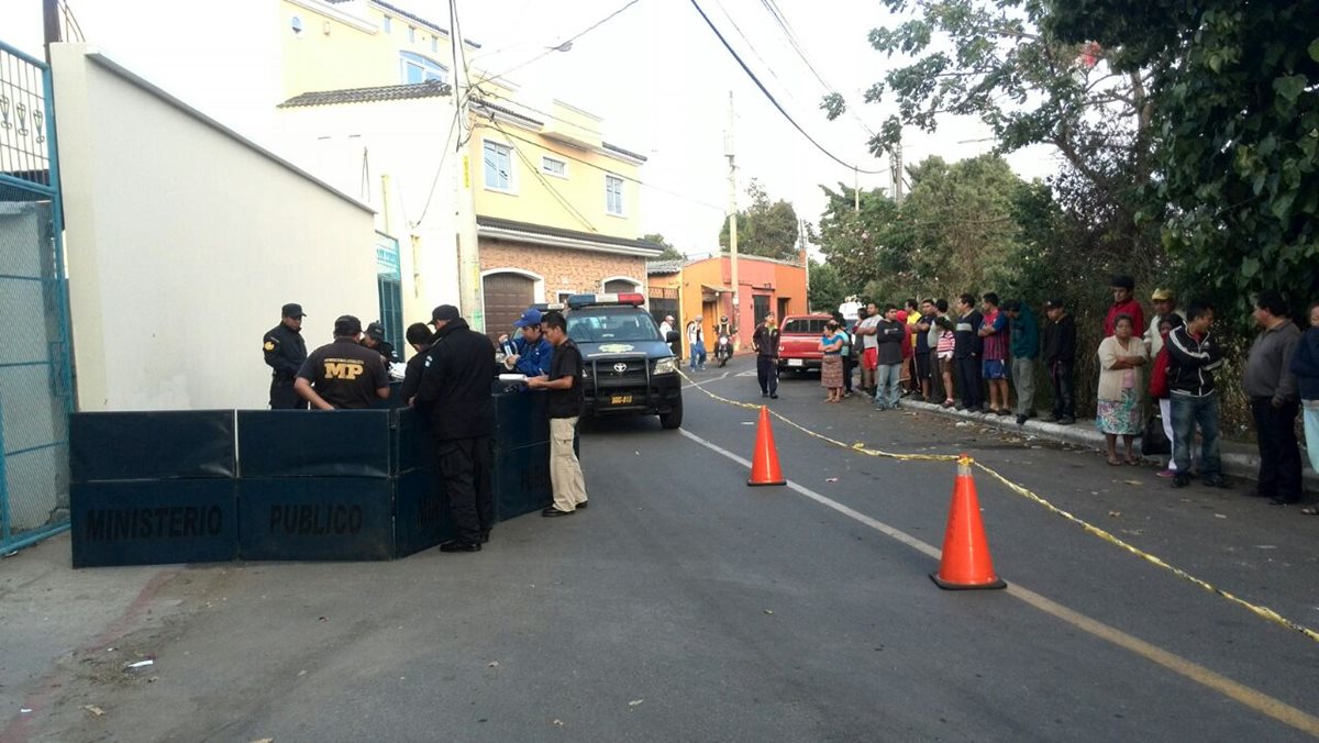 Los vecinos de la colonia denunciaron los hechos a la Policía Nacional Civil. (Foto Prensa Libre: É. Avila)