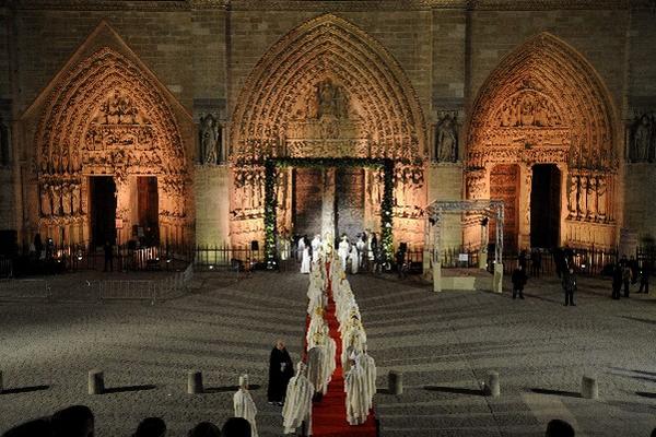 Vista de la Catedral en París. (Foto Prensa Libre: EFE)