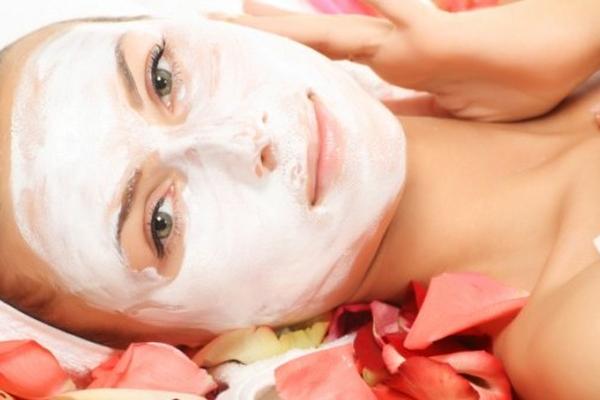 Terapias naturales de belleza para aplicarse durante la siesta