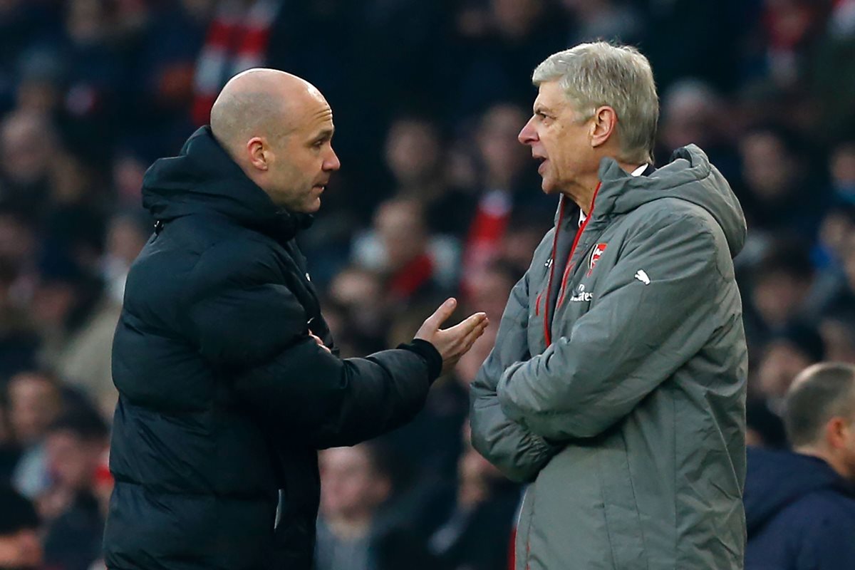 El entrenador del Arsenal, Arsne Wenger, fue suspendido cuatro partidos este viernes por la Federación Inglesa. (Foto Prensa Libre: AFP)