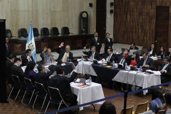 Los comisionados se reunieron ayer por la mañana en la Sala de Vistas de la Corte Suprema de Justicia y aprobaron tres puntos de su trabajo.