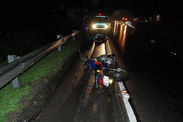 Alberto Pichiyá Esquit, se conducía en su motocicleta cuando ocurrrió el accidente. (Foto Prensa Libre:Víctor Chamalé)