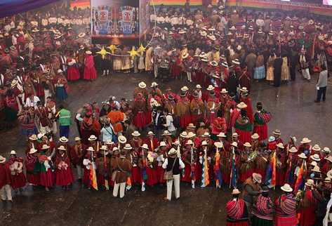 Indígenas en Bolivia. La ONU anunció una conferencia mundial de pueblos originarios en Guatemala. (Foto Prensa Libre: Archivo)